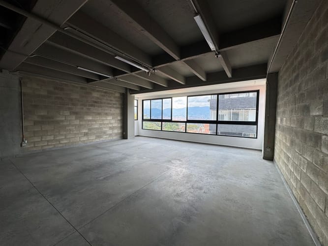 Local en arriendo en Manrique Central, Medellín, 310 m² · foto 4 de 18