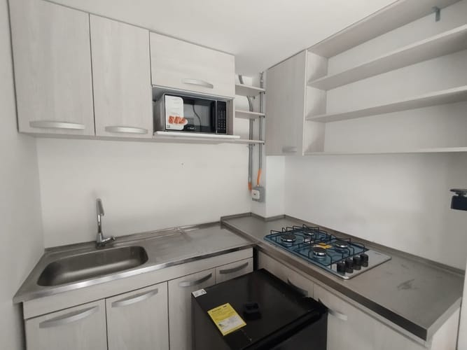 Local en arriendo en El Poblado, Medellín, 20 m² · foto 3 de 10