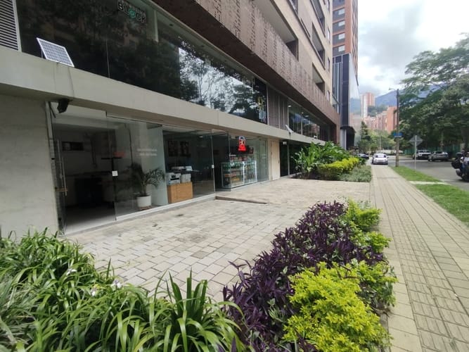 Local en arriendo en El Poblado, Medellín, 20 m² · foto 7 de 10