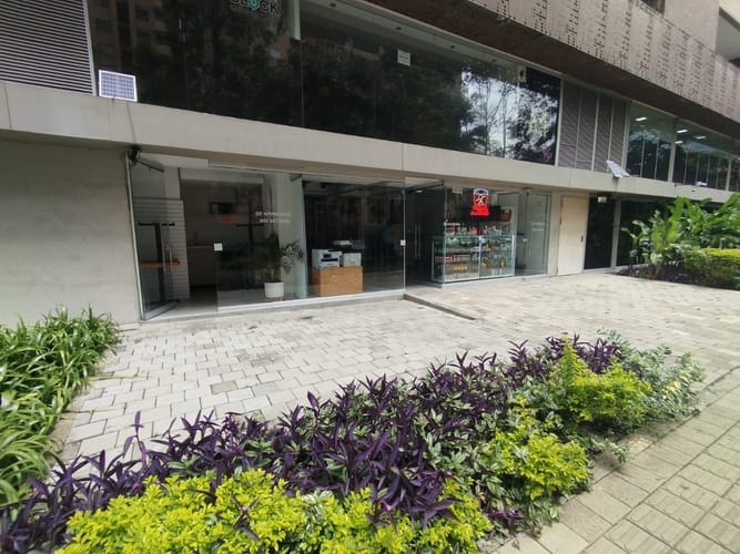 Local en arriendo en El Poblado, Medellín, 20 m² · foto 8 de 10