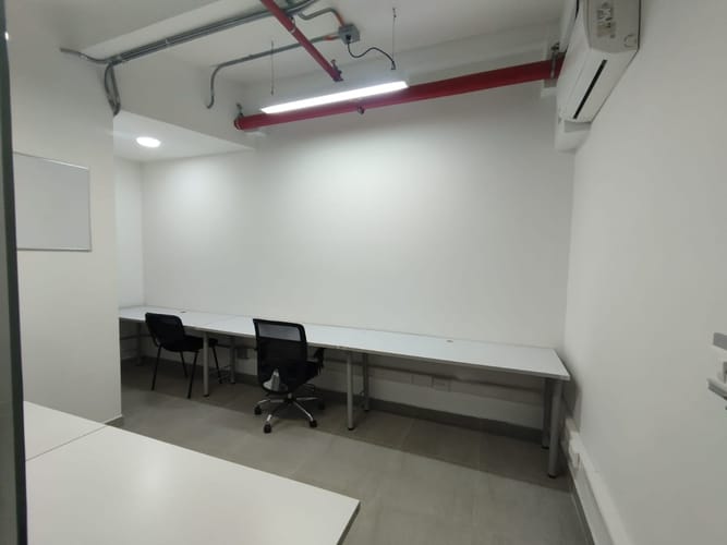 Local en arriendo en El Poblado, Medellín, 16 m² · foto 2 de 9