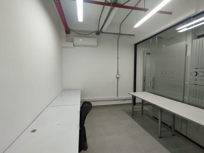 Local en arriendo en El Poblado, Medellín, 16 m² · foto 5 de 9