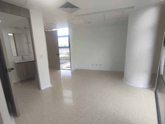 Consultorio en arriendo en El Poblado, Medellín, 33 m² · foto 7 de 9