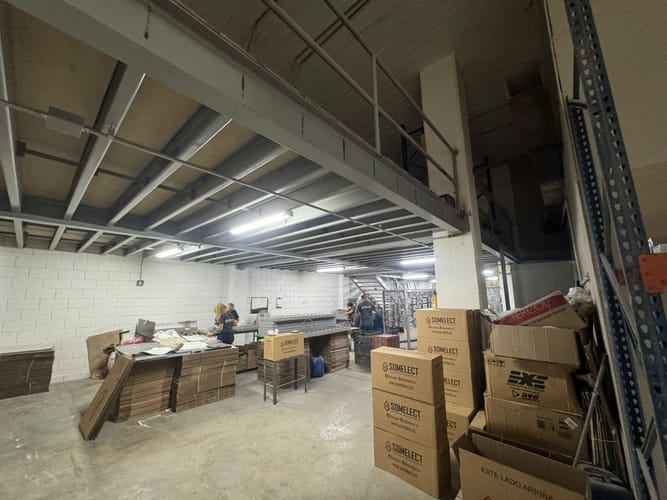 Bodega en arriendo en El Chagualo, Medellín, 1323 m² · foto 3 de 20