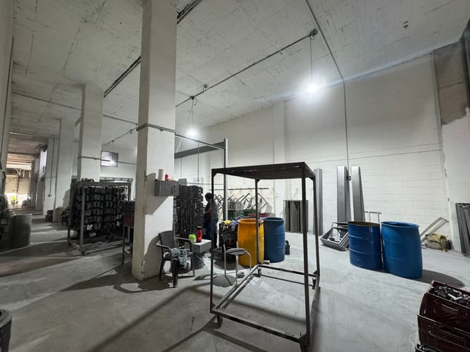 Bodega en arriendo en El Chagualo, Medellín, 1323 m² · foto 11 de 20