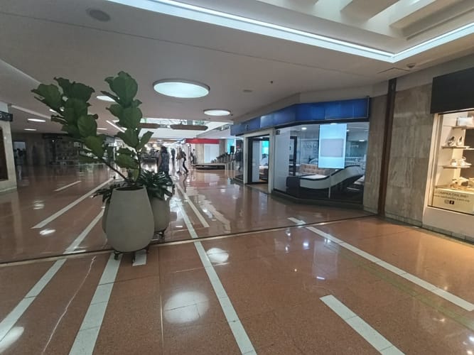Local en arriendo en Laureles, Medellín, 60 m² · foto 9 de 10