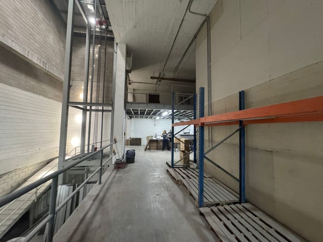 Bodega en arriendo en El Chagualo, Medellín, 1323 m² · foto 18 de 20