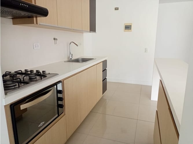 Apartamento de 3 alcobas en arriendo en Castropol, Medellín, 90 m² · foto 5 de 12