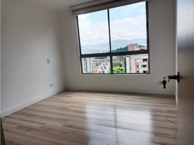 Apartamento de 3 alcobas en arriendo en Castropol, Medellín, 90 m² · foto 8 de 12