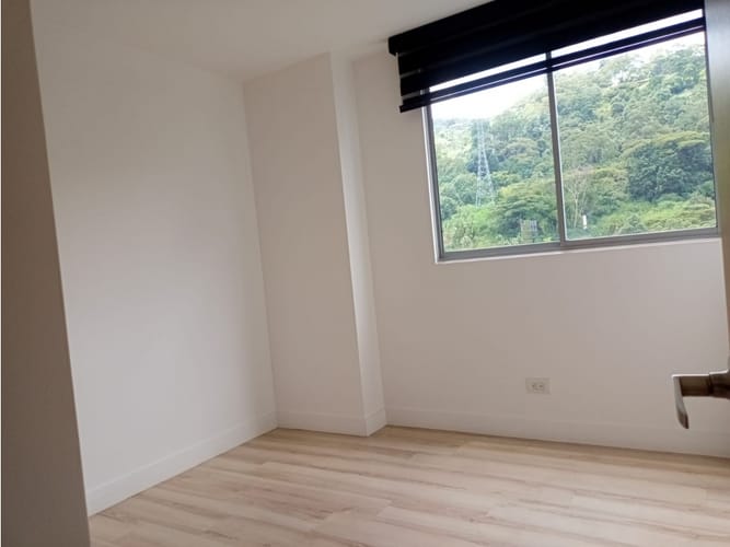 Apartamento de 3 alcobas en arriendo en Castropol, Medellín, 90 m² · foto 10 de 12