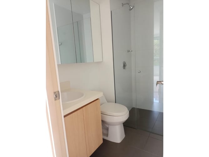 Apartamento de 3 alcobas en arriendo en Castropol, Medellín, 90 m² · foto 11 de 12