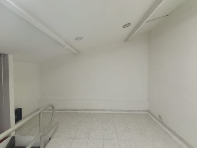 Local en arriendo en La Candelaria, Medellín, 31 m² · foto 9 de 11