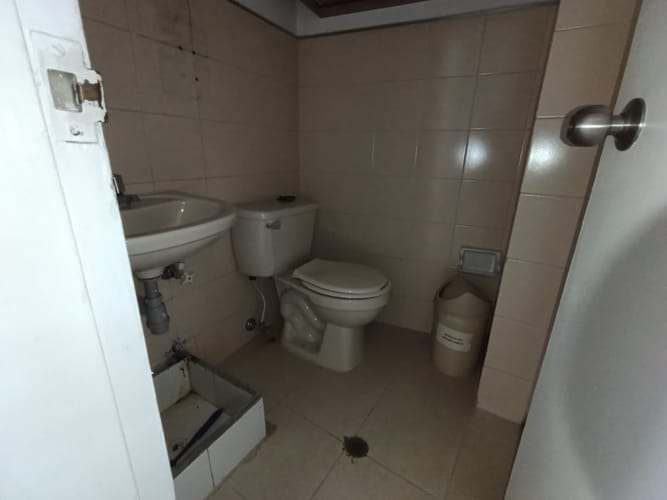 Local en arriendo en Cristo Rey, Medellín, 96 m² · foto 5 de 16