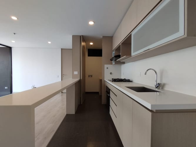 Apartamento de 2 alcobas en arriendo en El Poblado, Medellín, 80 m² · foto 4 de 15