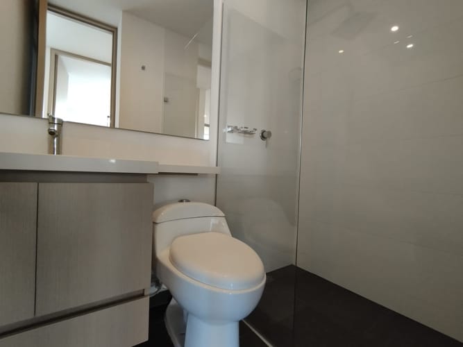 Apartamento de 2 alcobas en arriendo en El Poblado, Medellín, 80 m² · foto 8 de 15
