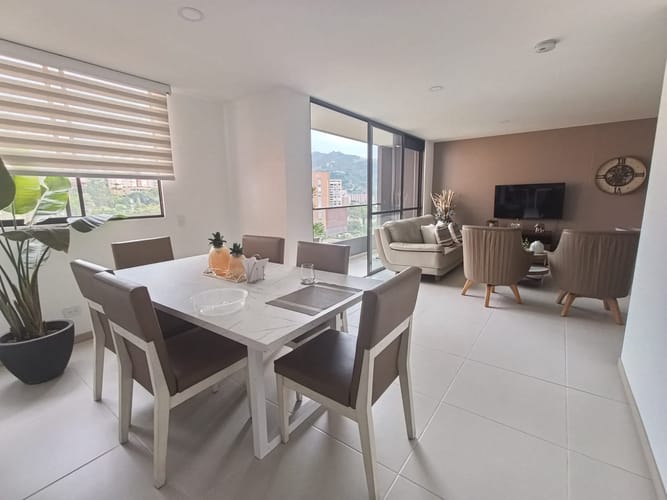 Apartamento de 2 alcobas en arriendo en Loma Del Escobero, Envigado, 82 m² · foto 10 de 13