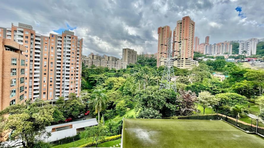 Apartamento de 3 alcobas en arriendo en El Poblado, Medellín, 95 m² · foto 15 de 20