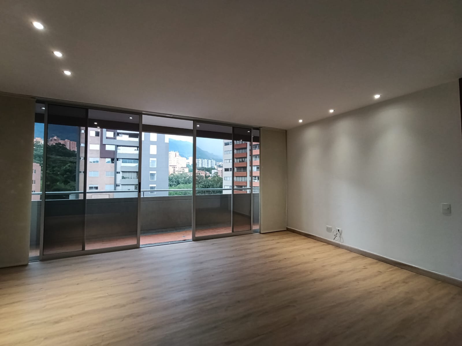 Apartaestudio en arriendo en El Poblado, Medellín · foto 10 de 14