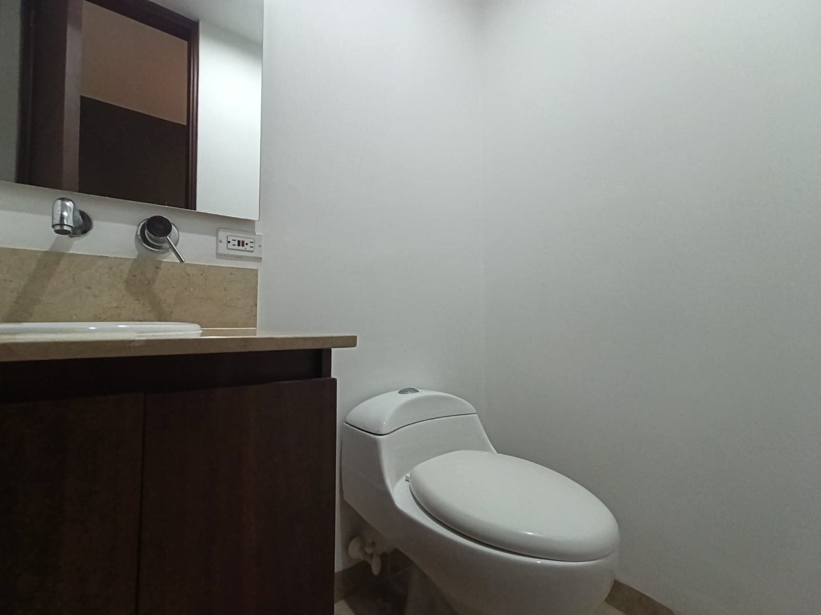 Apartaestudio en arriendo en El Poblado, Medellín · foto 13 de 14