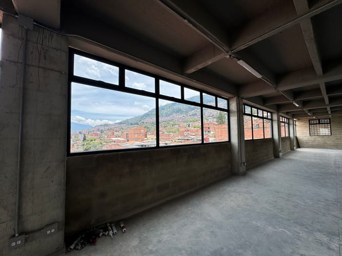 Local en arriendo en Manrique Central, Medellín, 310 m² · foto 8 de 18