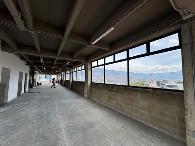 Local en arriendo en Manrique Central, Medellín, 310 m² · foto 10 de 18