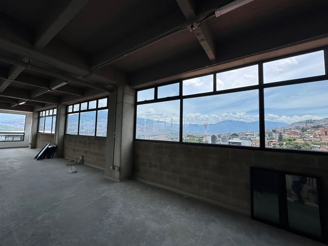Local en arriendo en Manrique Central, Medellín, 310 m² · foto 11 de 18