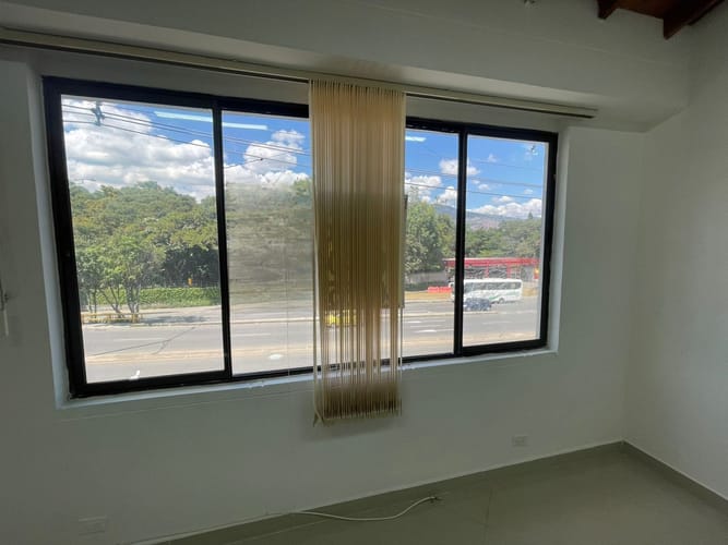 Oficina en arriendo en Bolivariana, Medellín, 32 m² · foto 5 de 11