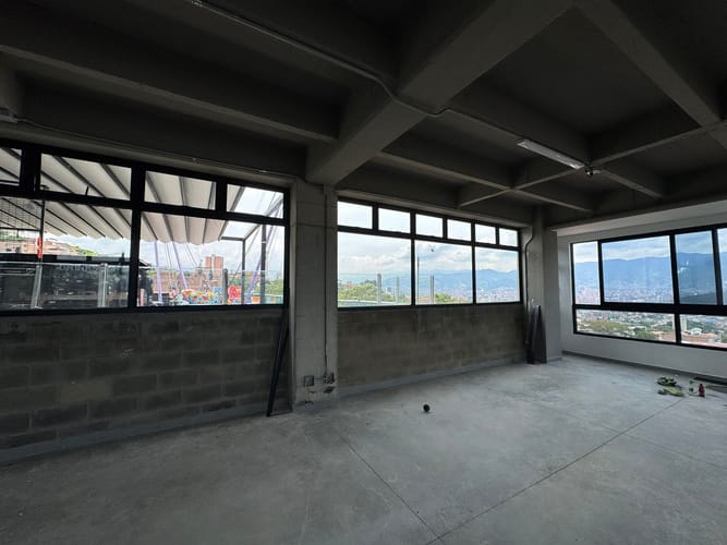 Local en arriendo en Manrique Central, Medellín, 310 m² · foto 18 de 18