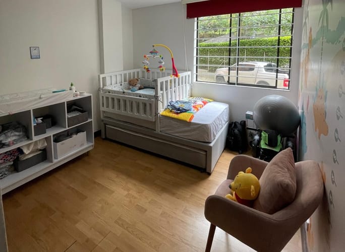 Apartamento de 3 alcobas en arriendo en El Poblado, Medellín, 129 m² · foto 3 de 13