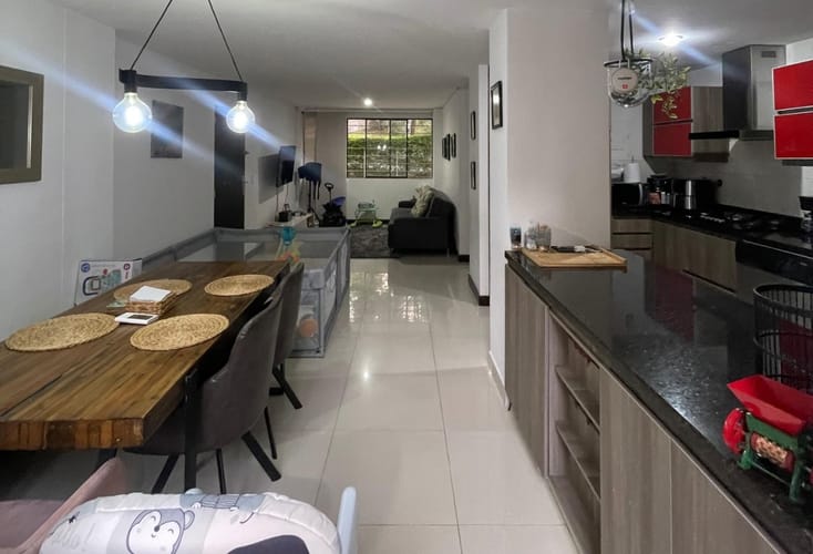 Apartamento de 3 alcobas en arriendo en El Poblado, Medellín, 129 m² · foto 9 de 13