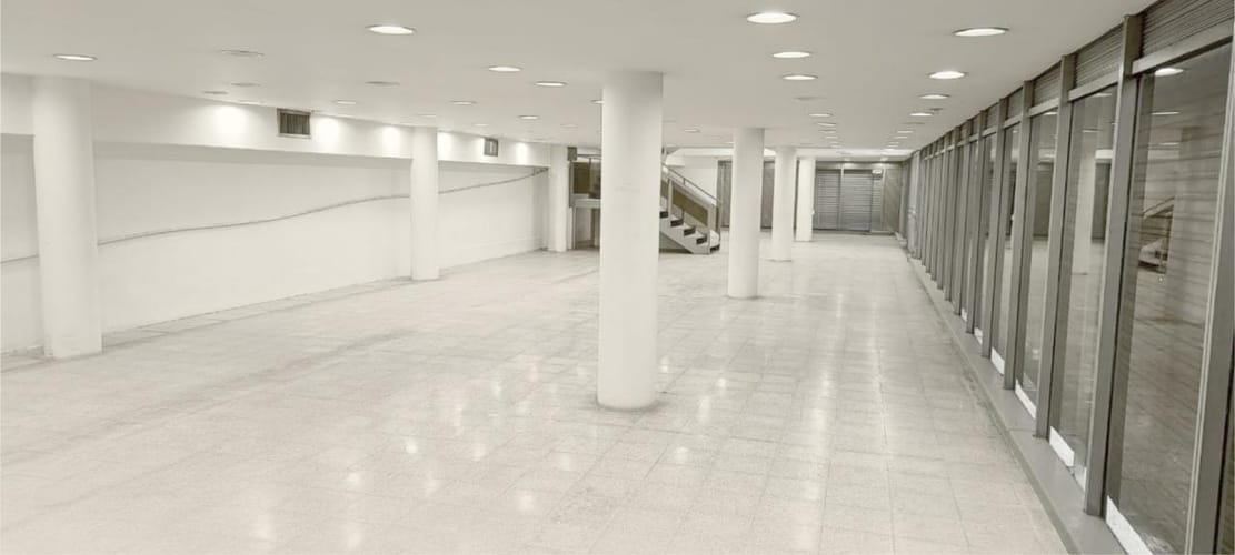Local en arriendo en Laureles, Medellín, 1000 m² · foto 2 de 10