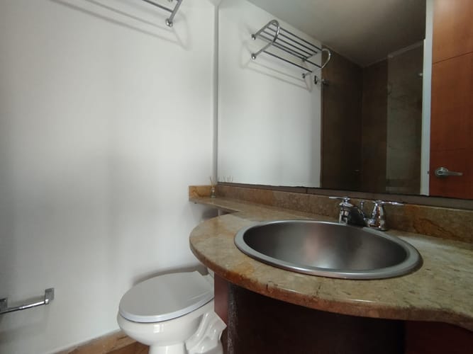 Apartaestudio en arriendo en El Tesoro, Medellín, 54 m² · foto 2 de 17