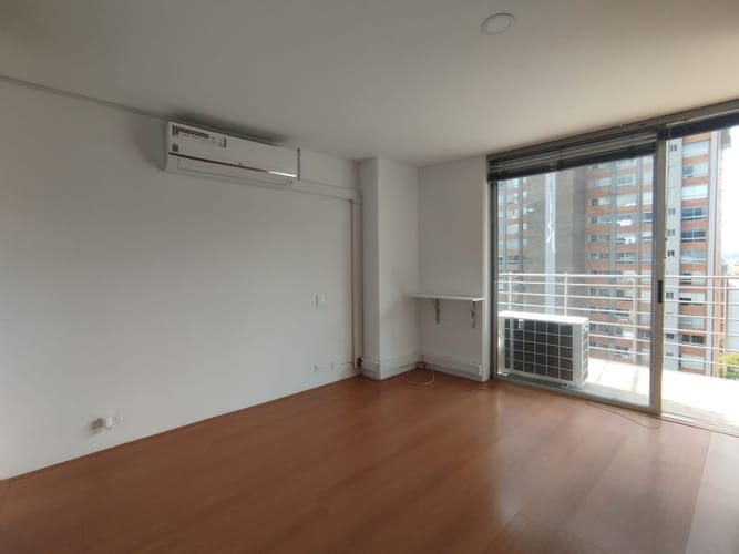 Apartaestudio en arriendo en El Tesoro, Medellín, 54 m² · foto 3 de 17