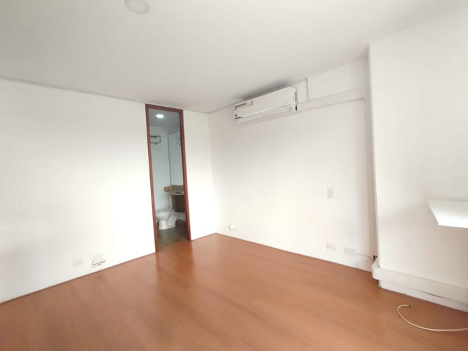 Apartaestudio en arriendo en El Tesoro, Medellín, 54 m² · foto 4 de 17