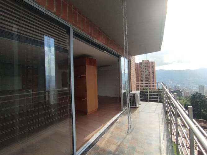 Apartaestudio en arriendo en El Tesoro, Medellín, 54 m² · foto 8 de 17