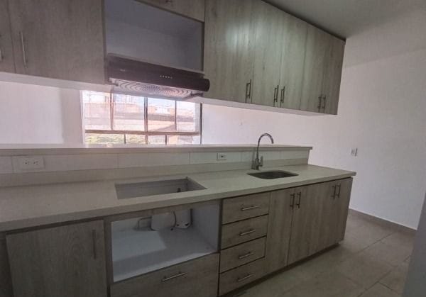 Apartamento de 3 alcobas en arriendo en Camino Verde, Envigado, 115 m² · foto 4 de 13