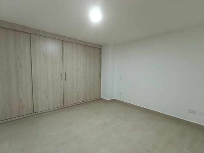 Apartamento de 3 alcobas en arriendo en Camino Verde, Envigado, 115 m² · foto 8 de 13