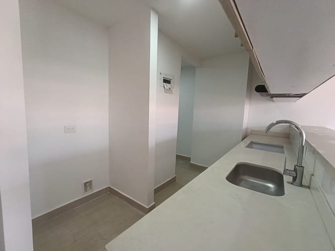 Apartamento de 3 alcobas en arriendo en Camino Verde, Envigado, 115 m² · foto 10 de 13