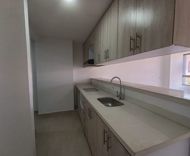 Apartamento de 3 alcobas en arriendo en Camino Verde, Envigado, 115 m² · foto 11 de 13