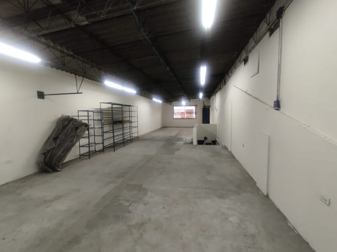Bodega en arriendo en Colon, Medellín, 125 m² · foto 2 de 12