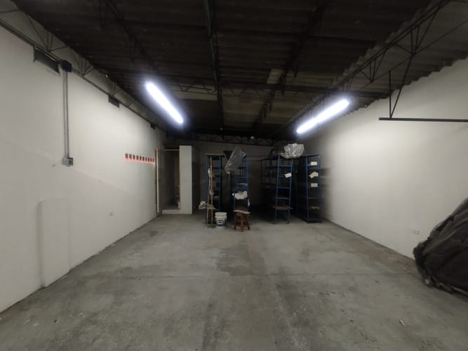 Bodega en arriendo en Colon, Medellín, 125 m² · foto 9 de 12