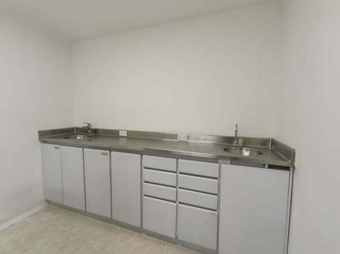 Consultorio en arriendo en Conquistadores, Medellín, 34 m² · foto 6 de 10