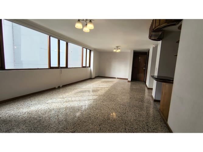 Apartamento de 3 alcobas en arriendo en Patio Bonito, Medellín, 140 m² · foto 3 de 16