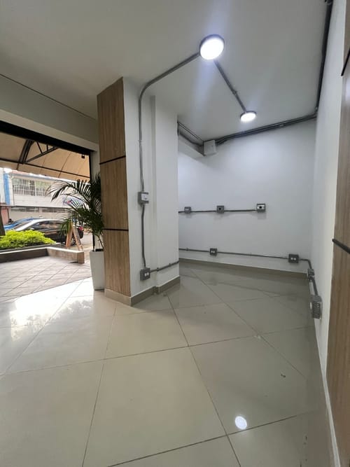 Local en arriendo en Laureles, Medellín, 15 m² · foto 4 de 9
