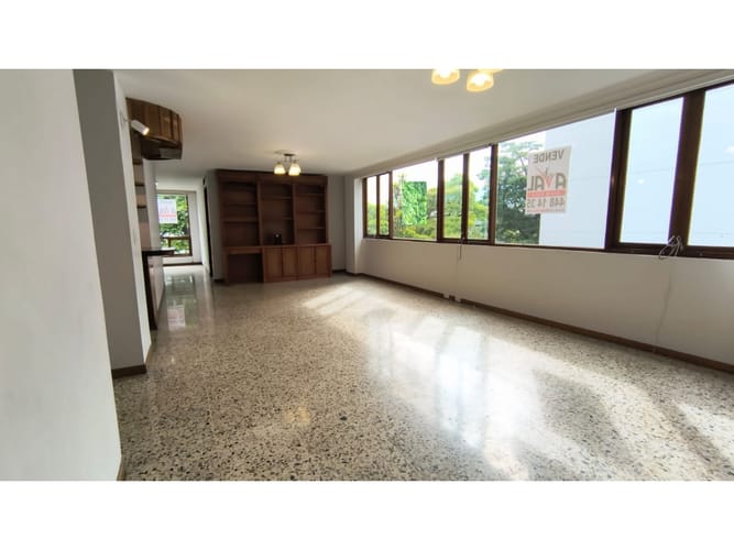 Apartamento de 3 alcobas en arriendo en Patio Bonito, Medellín, 140 m² · foto 4 de 16