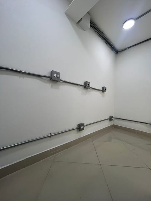 Local en arriendo en Laureles, Medellín, 15 m² · foto 8 de 9