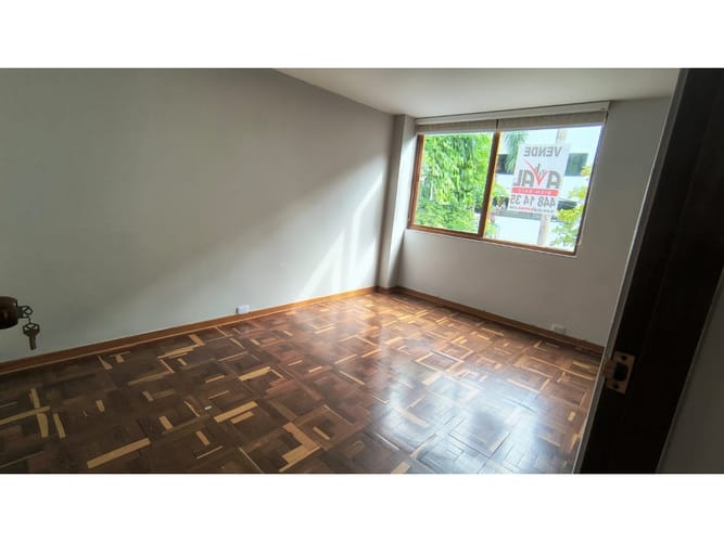Apartamento de 3 alcobas en arriendo en Patio Bonito, Medellín, 140 m² · foto 9 de 16