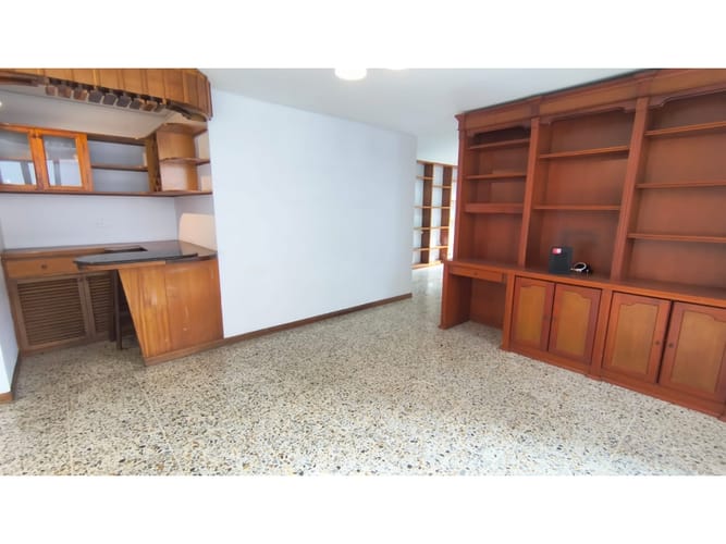 Apartamento de 3 alcobas en arriendo en Patio Bonito, Medellín, 140 m² · foto 13 de 16