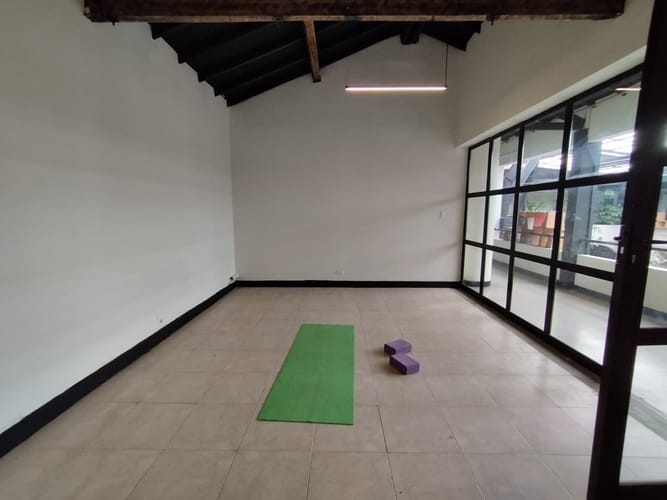 Local en arriendo en El Poblado, Medellín, 21 m² · foto 3 de 8