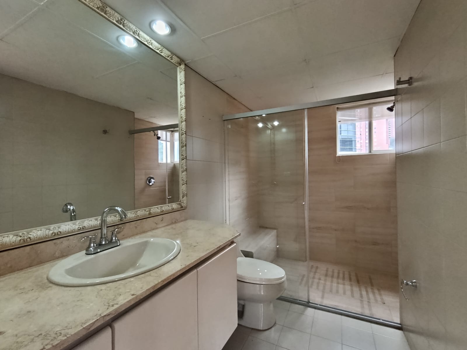 Apartamento en arriendo en El Poblado, Medellín · foto 18 de 20